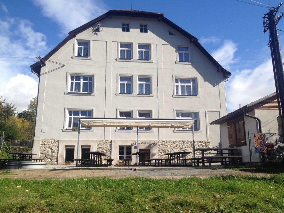 Penzion Na Zastavce Hotel Cesky Sternberk Exterior photo